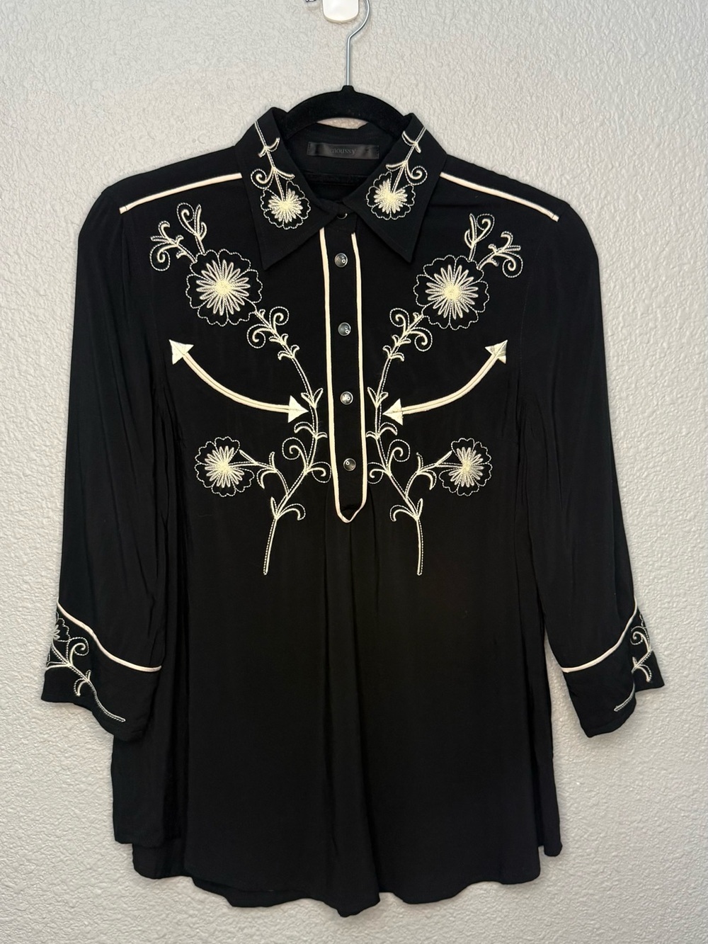 MOUSSY | Western Embroidered Shirt with Pearl Snaps | Black | Small